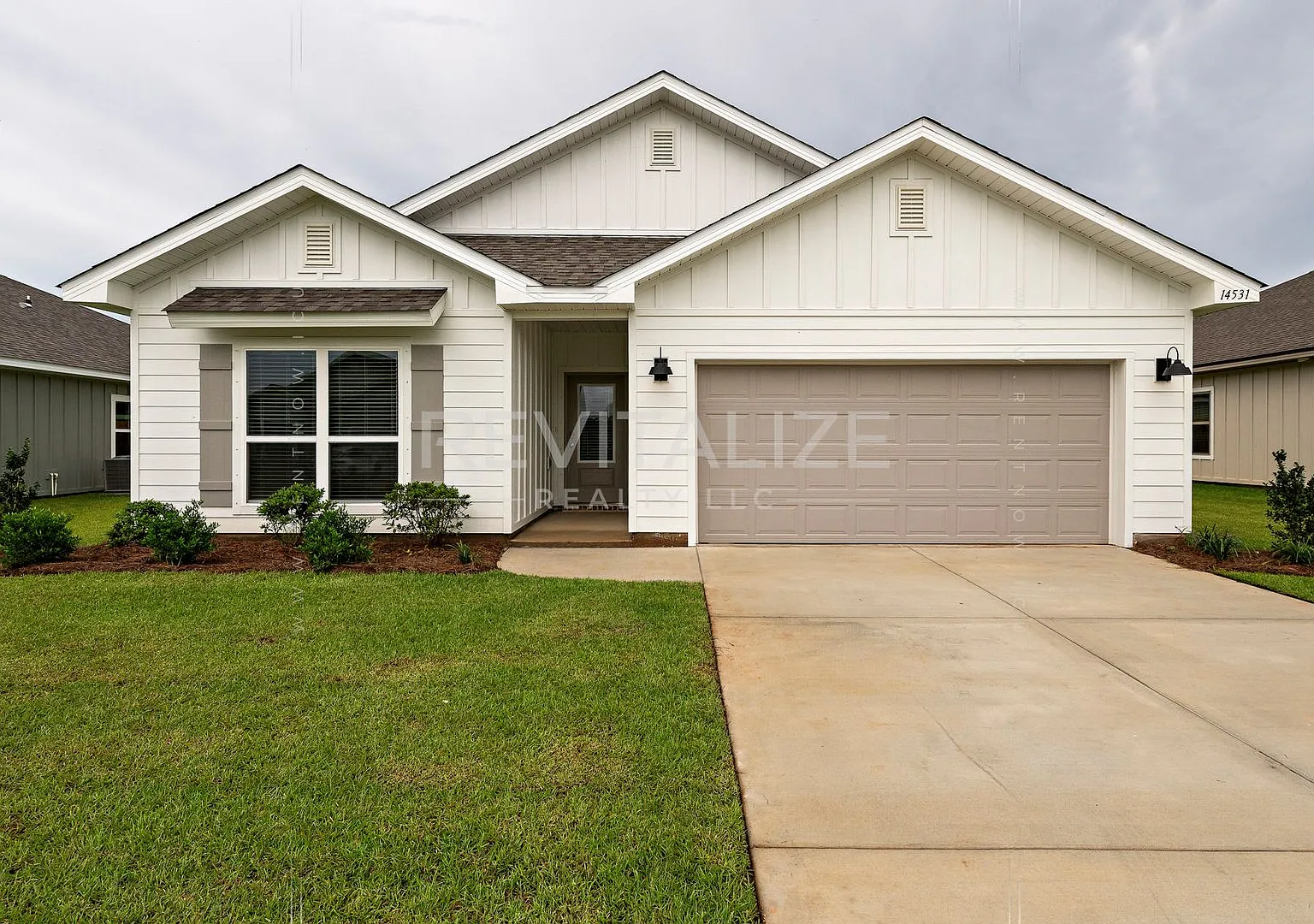 New Lakefront Home in Hadley Village Foley, AL — Photo 1