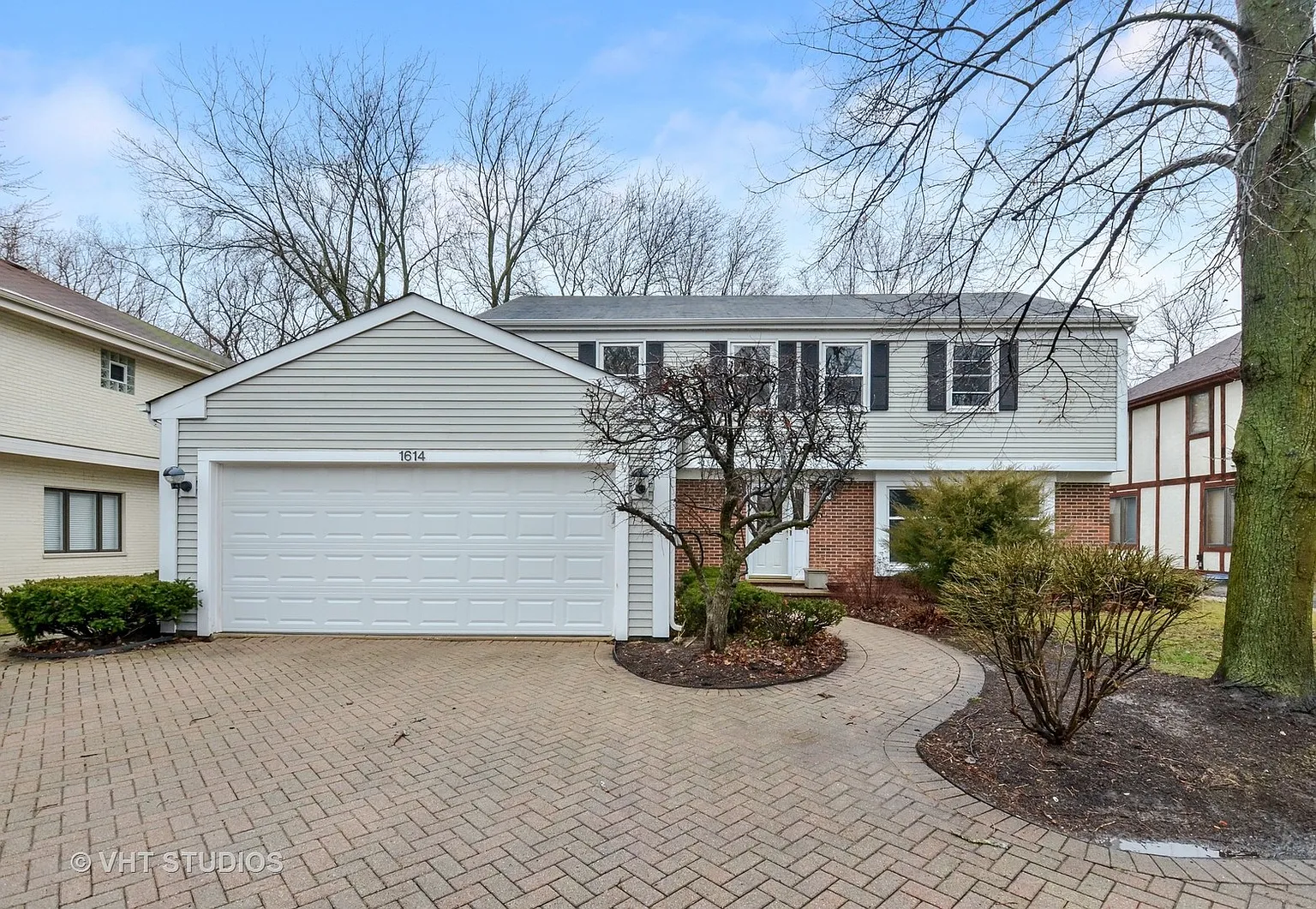 1614 Park Ave W photo 1
