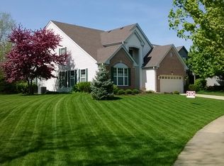 951 High Point Ln, Streamwood, IL 60107