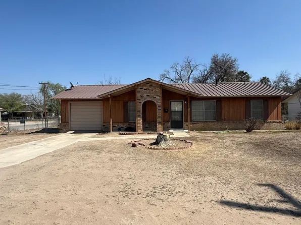 707 N 13th, Carrizo Springs, TX 78834