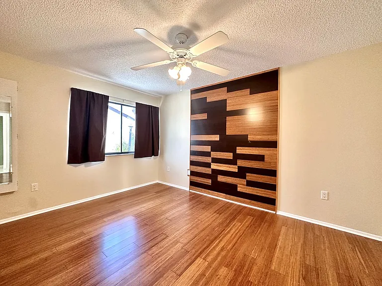 1001 W Marion Ave #9 — Photo 22