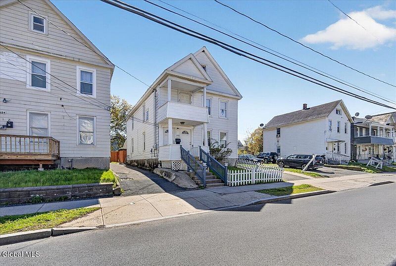4th image of 1620 Foster Avenue