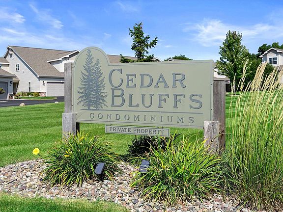 2nd image of 572 Cedar Bluffs WAY