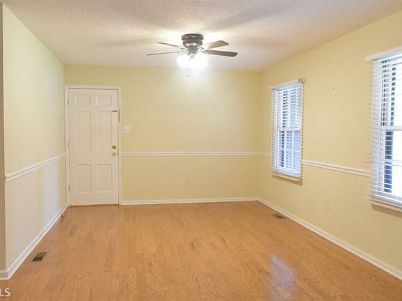 4th image of 665 Evergreen Dr