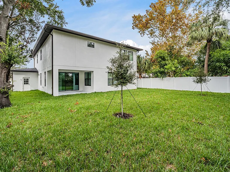 3912 S Church Ave — Photo 51