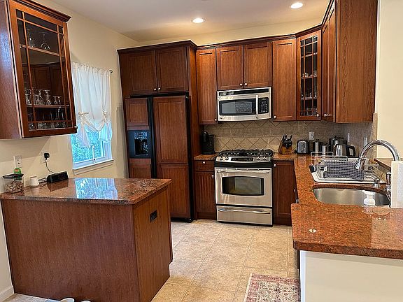 5th image of 1100 Macintosh Way