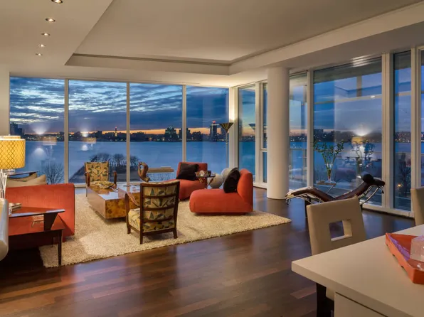 165 Charles Street image 1 of 9