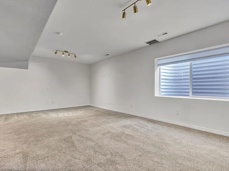 16947 Buffalo Valley Path — Photo 11