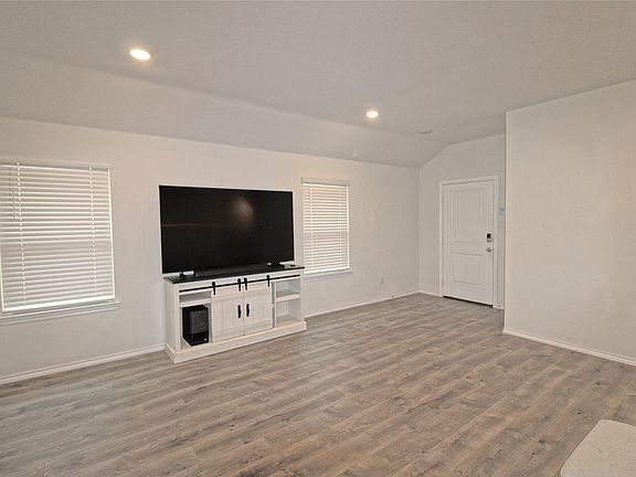 5th image of 2428 Rosharon Dr