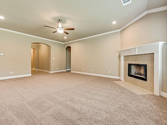 4th image of 1569 Country Crest Dr