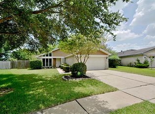10823 Emery Dr, Houston, TX 77099