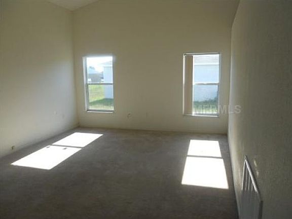 5th image of 381 Arlington Cir