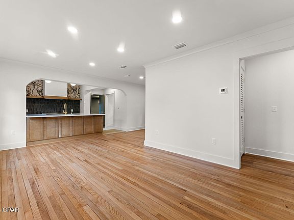 5th image of 324 S Palo Alto Ave