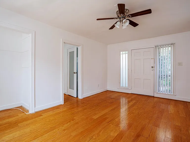 1410 Micheltorena St #1/4 — Photo 11