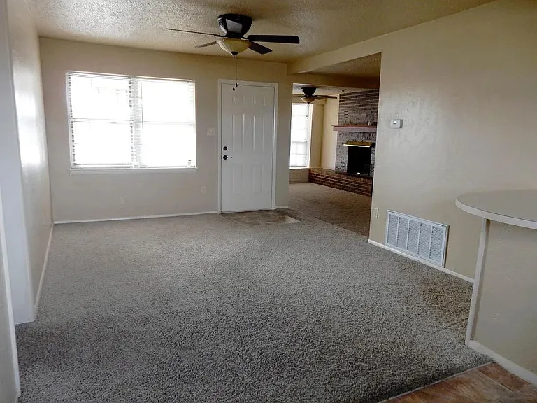 4923 NW Lindy Ave — Photo 3