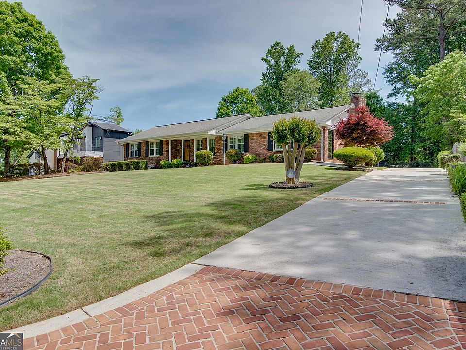 1st image of 2467 Leslie Dr