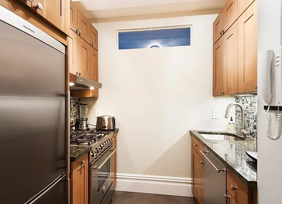 Sold by Warburg | media 10