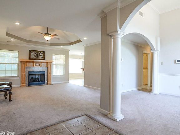 3rd image of 798 Jamestown Cir