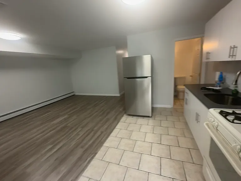 1515 Dwight Pl #A — Photo 6