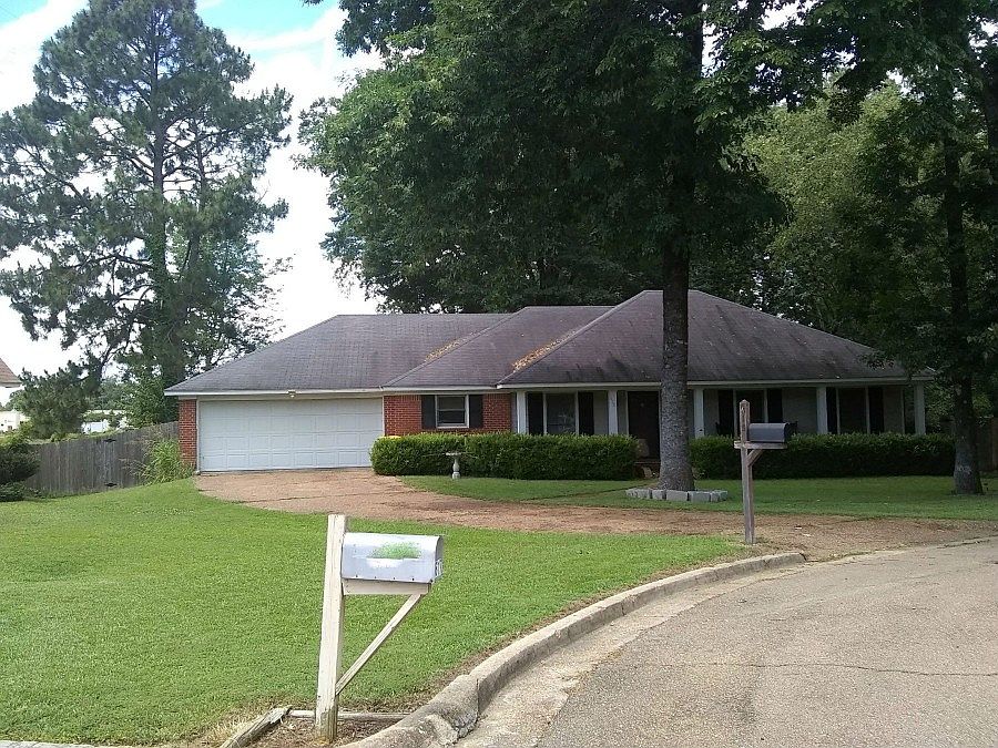2nd image of 615 Harvest Dr