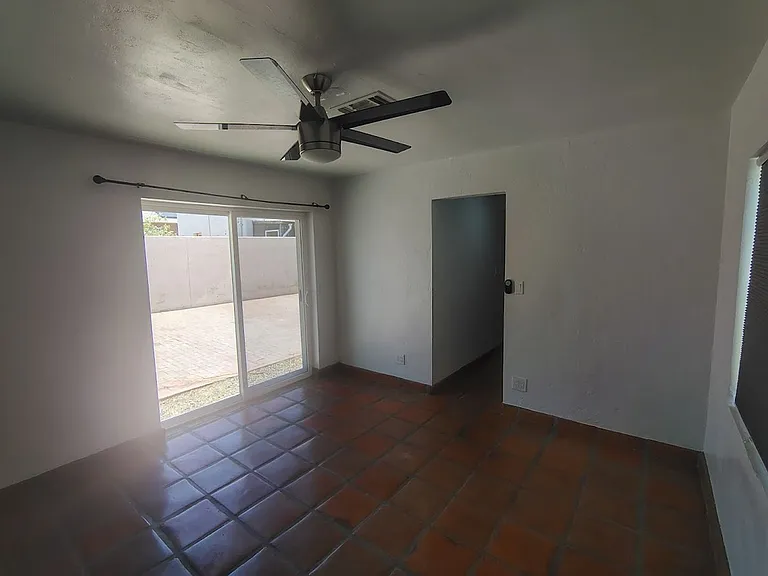 23 E Adams St — Photo 20
