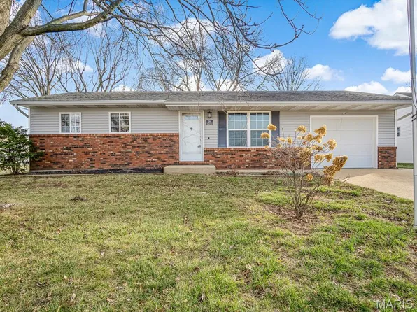 26 Dwight St, Waterloo, IL 62298