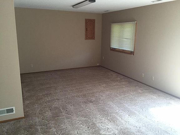 3rd image of 2727 Mississippi St