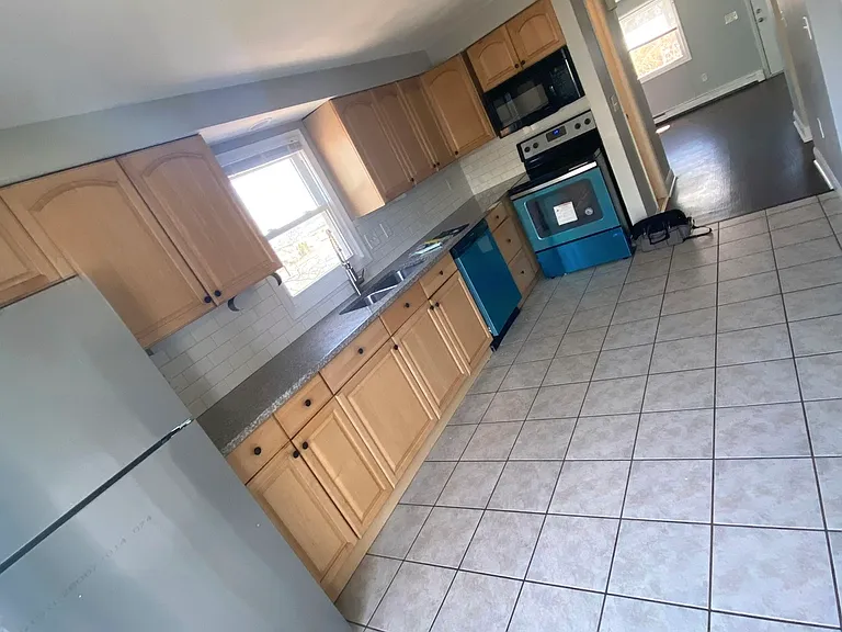 73 Indiana Ave #A — Photo 2
