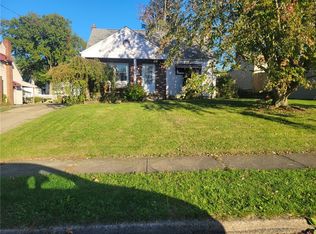 974 Hadley Dr, Sharon, PA 16146