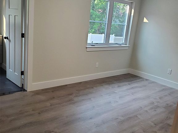 5th image of 130 Orinoco Dr APT 1