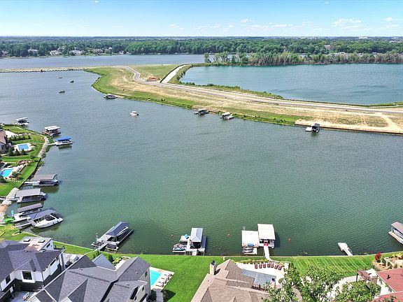 5th image of 13685 Kingston Dr