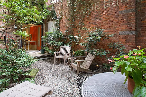 Sold by Douglas Elliman | media 18