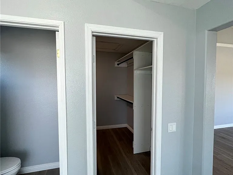 543 S Eveningsong Ln — Photo 17