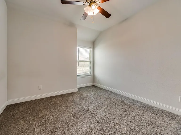 1216 Gibson Dr — Photo 32