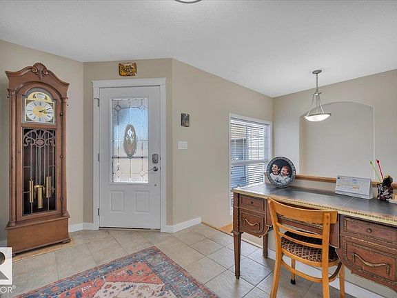 3rd image of 51 Ridgehaven Cres