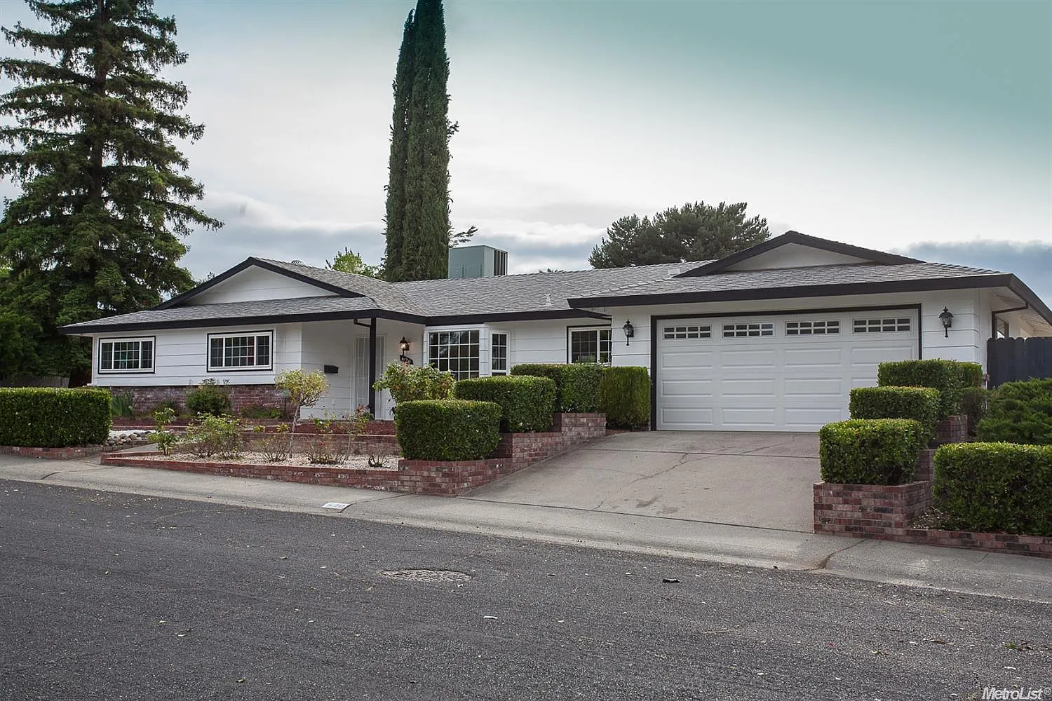 627 Loretto Dr photo 1