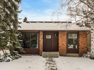716 N Coach Bluff Cres SW, Calgary, AB T3H1A8