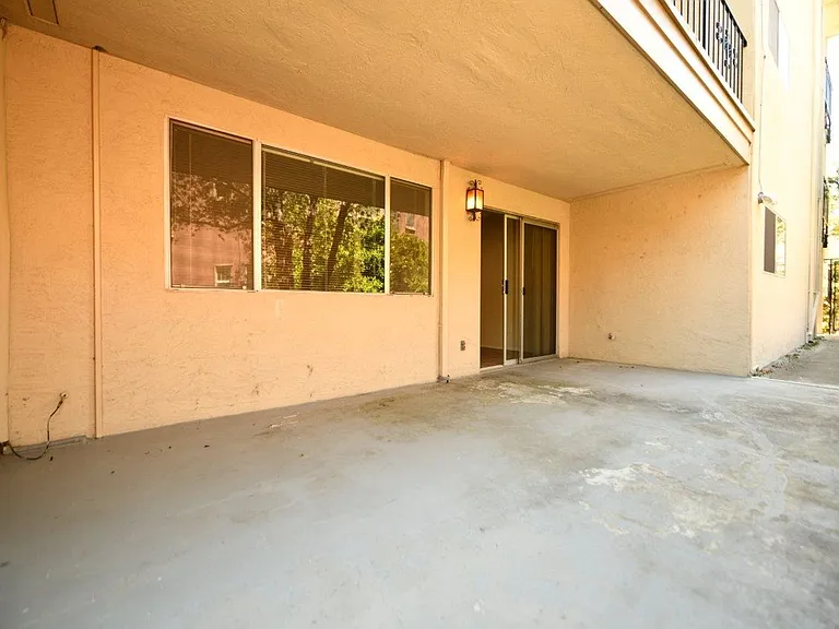 2537 Regent St — Photo 7