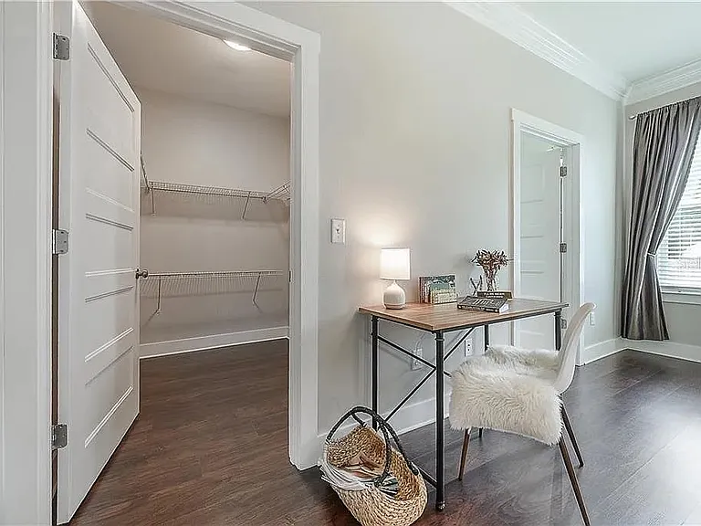308 W Woodlawn Ave — Photo 23