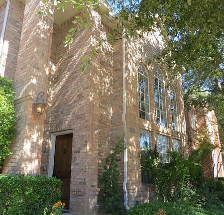 4th image of 5963 Rosebud Dr