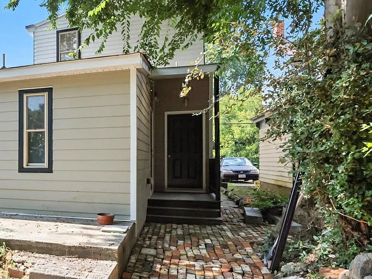 622 Grove Ave — Photo 3