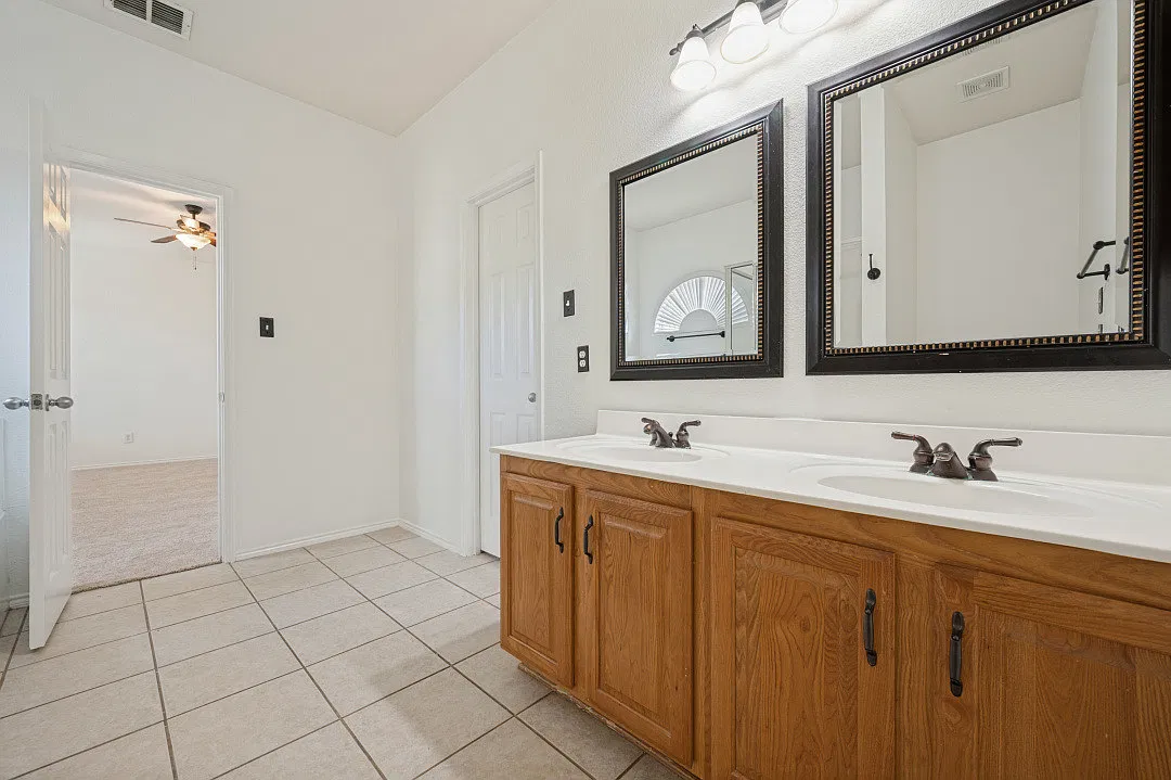 3 bed, 1781 sqft, $2,300 — Photo 4