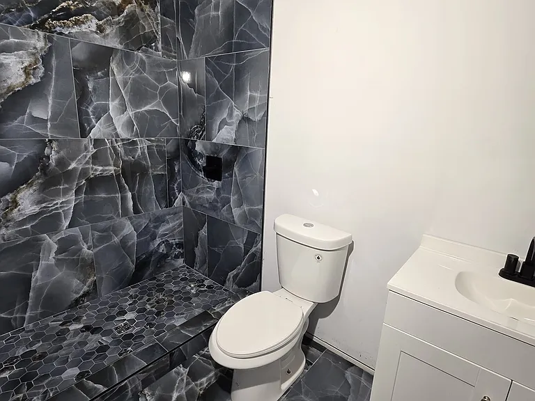 Master bathroom #1