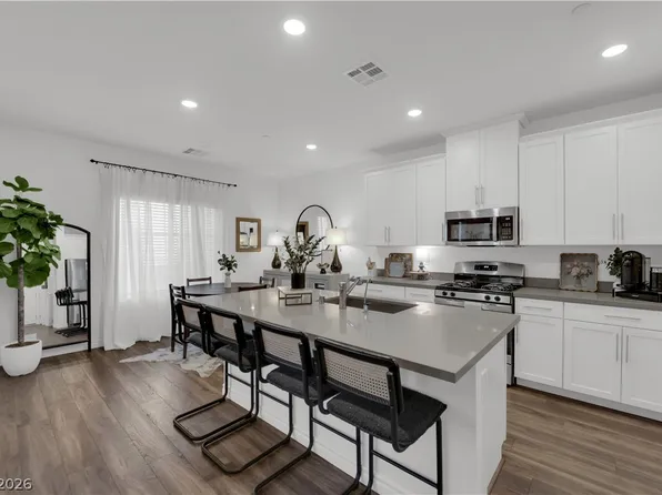 600 N Carriage Hill Dr #1069, Las Vegas, NV 89138
