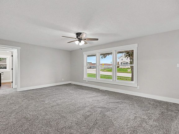 5th image of 306 W Union St
