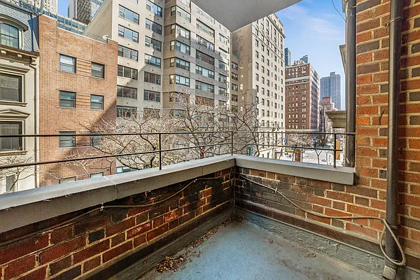 Rented by Compass | media 10