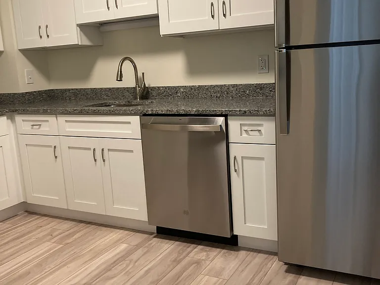 Shaker Heights Apartments — Photo 25