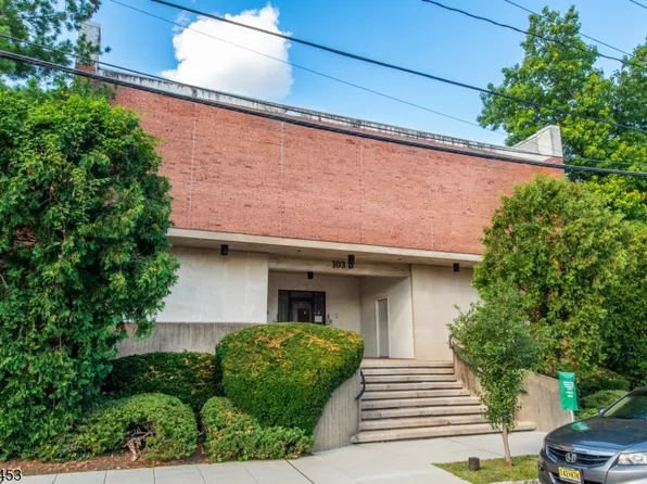 103 Park Ave #D4, Summit City, NJ 07901
