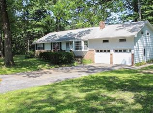2 Hayes Dr, Saratoga Springs, NY 12866