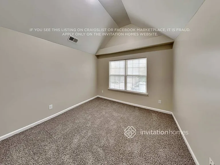 556 S Fortune Way — Photo 14